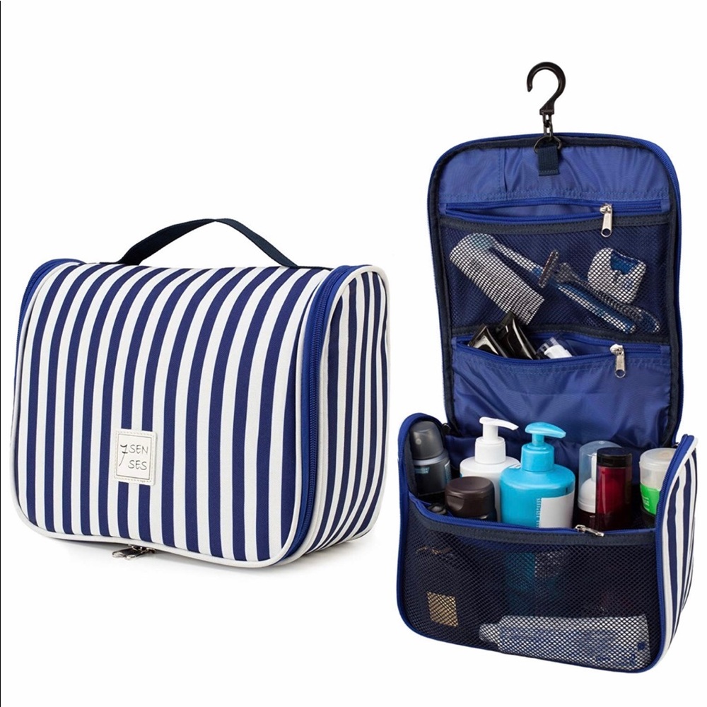 Hanging toiletries bag